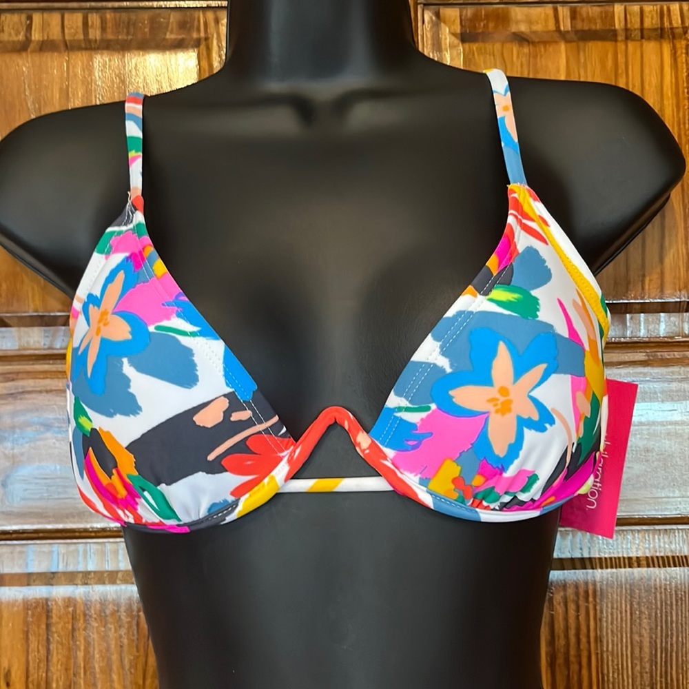 NWT Floral Bikini Top